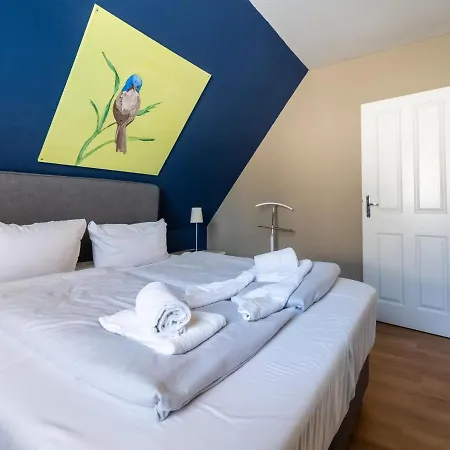 Апартаменты Cozy In With Garden Bastorf